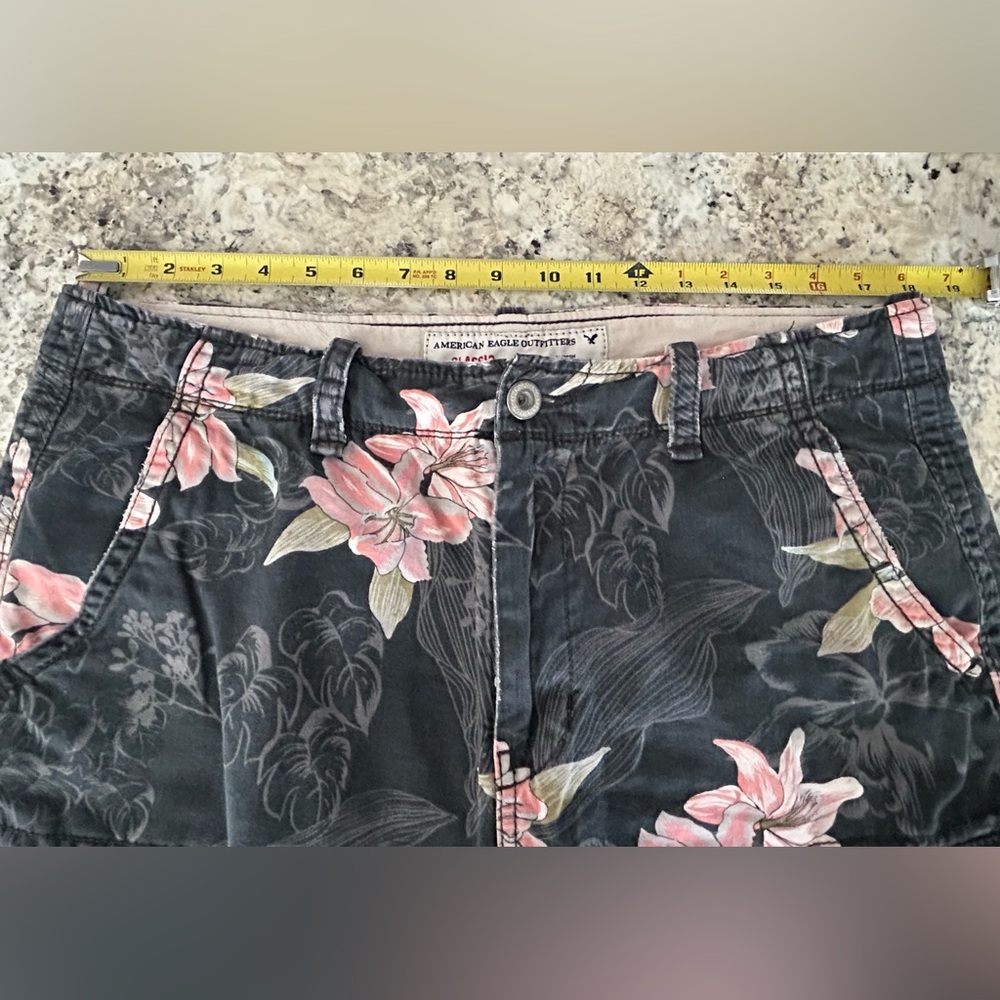 American Eagle Tropical Camo Cargo Classic Chino Shorts Floral Beach Size 34 - Picture 7 of 9